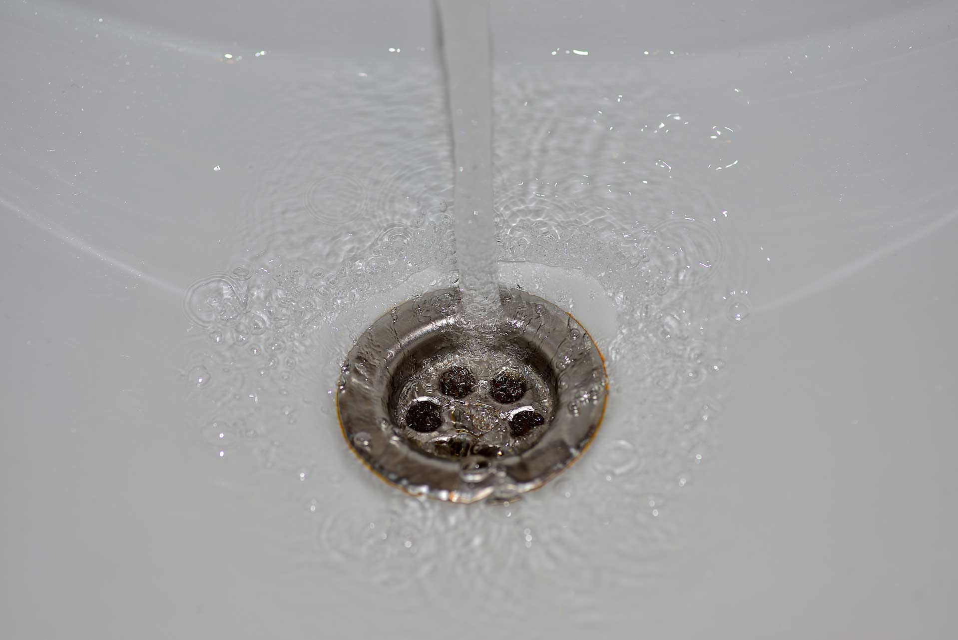 A2B Drains provides services to unblock blocked sinks and drains for properties in Shoreditch.